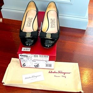 Ferragamo Vera Bow Heels
